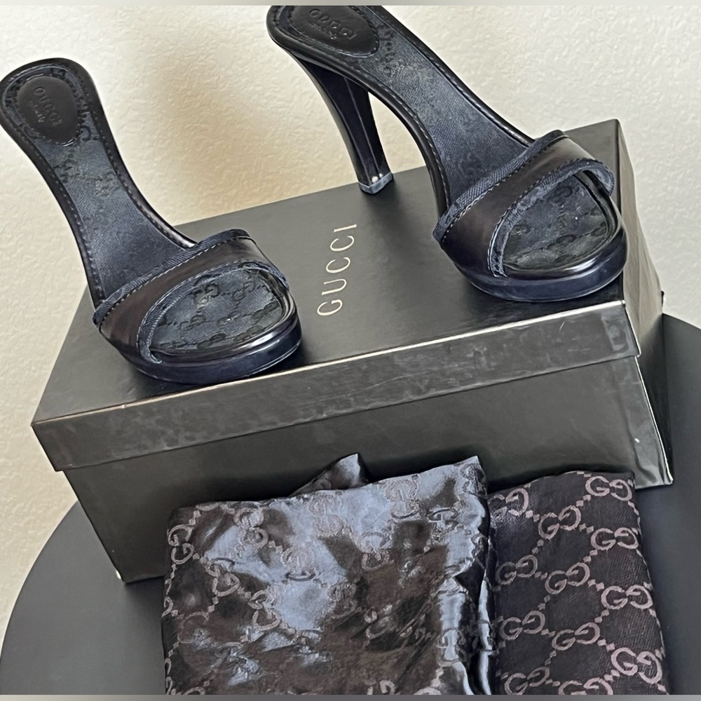 Gucci Logo high heel strapless sandals black leather size 8